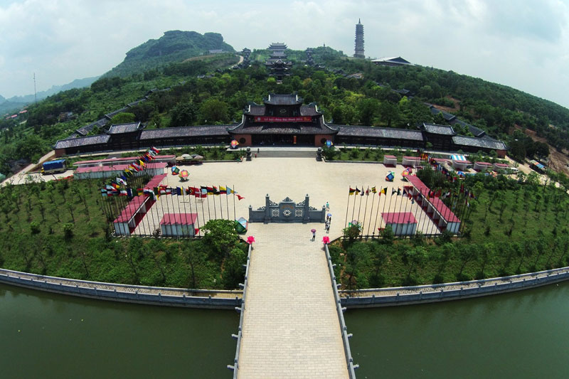 Bai Dinh - Trang An Grottoes Tour